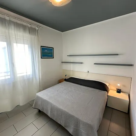 Stefania Dependance Trilocale - Agenzia Cocal Apartment