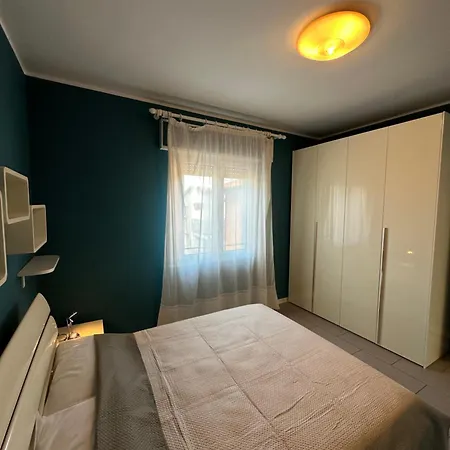 Stefania Dependance Trilocale - Agenzia Cocal Apartment
